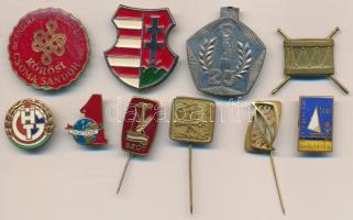 10db vegyes magyar szocialista jelvény és kitűző, közte zománcozottak is T:vegyes