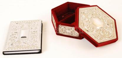 Fém betétes bársony hatszög alakú doboz ékszertartó doboz, d: 11 cm; hozzá illő, fekete bársonnyal és ezüstszínű előlappal díszített notesz