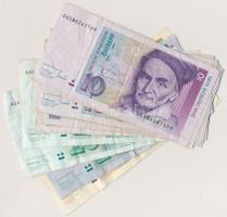 Németország/NSZK 1989-1993. 10M-50M 11db bankjegy, összesen 180M névértékben + 1950-1994. 1M-5M 23db fémpénz, összesen 40M névértékben T:vegyes Germany/GFR 1989-1993. 10 Marks - 50 Marks 11pcs of bank notes, 180 Marks in nominal value + 1950-1994. 1 Mark - 5 Marks 23pcs of coins, 40 Marks in nominal value C:mixed Krause 38,39,40, KM#110,116,124,A127,149,170,140.1