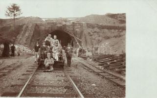 1915 Lupkowski railroad tunnel, soldiers (EB)