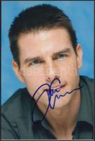 Tom Cruise (1962-) Golden Globe-díjas színész aláírása az őt ábrázoló fotón