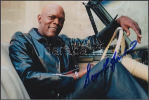 Samuel L. Jackson (1948-) Oscar-díjra jelölt amerikai színész aláírása az őt ábrázoló fotón