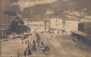 Trient, Menekülők visszatérése; Fladung Othmár főhadnagy / returning refugees