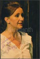 Kökényessy Ági (1967–) magyar színésznő, szinkronszínésznő aláírása az őt ábrázoló fotón