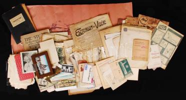 cca 1880-1940 Nagy vegyes nyomtatvány tétel, benne számos érdekes tétel, ritkább kéziratok, nyomtatványok cipősdobozban