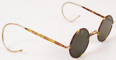 Retró napszemüveg, eredeti tokjában