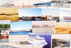 17 db hajókról és hajókat ábrázoló képeslapokról készült fotóelőhívások, 14x9 és 16x10 cm-es méretben