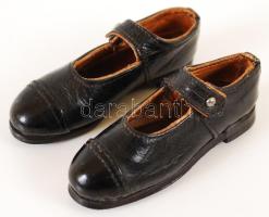 cca 1920 Pici bőr modell(baba?)cipő, méret: 6,5 cm