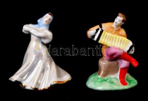 Orosz porcelán táncos pár, az egyiken apró mázhibával, jelzett, m: 8 és 9 cm