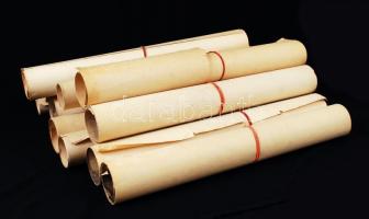 Nagyméretű vegyes szén és ceruzarajzok, néhány jelzett, különféle minőségben