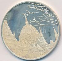 Fülöp Zoltán (1951-) 1978.I.6. "Budapest - Parlament / Királyi szent ereklyék" Ag emlékérem, bőrtokban tanúsítvánnyal! (42.5mm/27g/0.925) T:PP