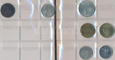 Guinea/Gambia 35db vegyes fémpénz 2db albumba rendezve T:vegyes
Guinea/Gambia 35pcs of mixed coins i...