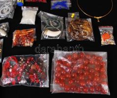 Cipősdoboznyi ékszer és ékszeralkatrész, hobbikellék (fülbevaló, nyaklánc, gyöngy, ruhafesték, stb.)