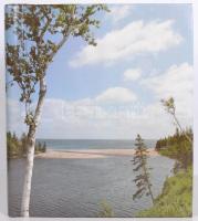 Gyűrűs képeslap album 40 db RÉGI motívumlappal; magyar színészek, művészlapok / Postcard album with ...