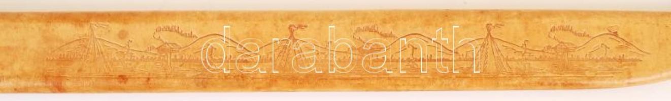 Marttini finn bozótvágó, díszített pengével, gravírozott, topolyagyökér markolattal, bőr hüvelyben, ...