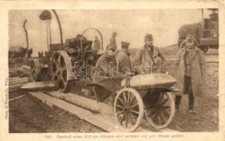 387. Geschoss eines 30,5 cm Mörsers wird verladen und zum Mörser geführt. / mortar, J. Perscheid photo (fa)