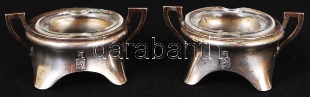 Ezüst (Ag) címeres fűszertartó csiszolt üvegbetéttel, jelzett, 64,2 g / Silver salts, 64,2 g