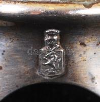 Ezüst (Ag) címeres fűszertartó csiszolt üvegbetéttel, jelzett, 64,2 g /
Silver salts, 64,2 g