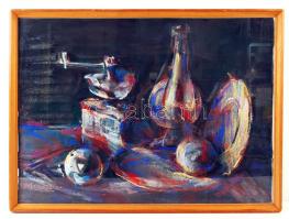 Zsindely Attila: Csendélet darálóval. pasztell, papír, jelzés nélkül, üvegezett keretben, 45×65 cm