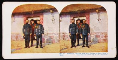 1905 Japán katonatisztek, színes sztereokép, 18x9 cm / 1905 Japanese officers and war artist at Gen, 18x9 cm
