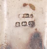 cca 1930 Angol ezüst (Ag) mini vázácska, jelzett, m: 5,5 cm, 22,4 g /
Silver mini vase, 5,5 cm, 22,4...