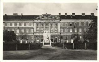 Budapest VIII. Ludovika Akadémia (fa)