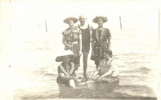 1912 Rimini, bathing family photo