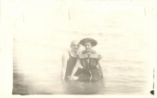 1912 Rimini, bathing married couple photo