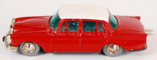 Régi Micro-Racer Mercedes 220S felhúzhatós kisautó eredeti dobozában kulccsal