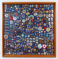 kb 350db-os magyar és külföldi kitüntetés, jelvény gyűjtemény főleg a szocialista időszakból, 65x62cm-es üvegezett tablóban T:vegyes