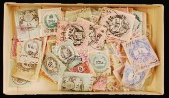 250 db okmánybélyeg ömlesztve bonbonos dobozban