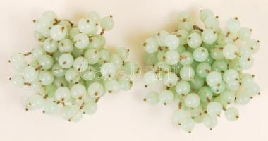 Barna virágos nyaklánc, h: 76 cm, 1 pár zöld fülklipsz