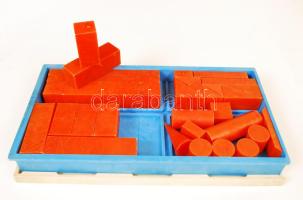 Retró építődoboz, majdnem teljes, 24×13 cm