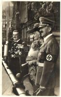 Adolf Hitler, Horthy Miklós és a kormányzóné / Reichsverweser Horthy mit Gattin und der Führer (EK)