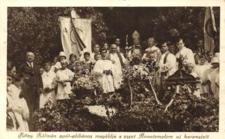 Miskolc, Szent Anna templom, Rétay Kálmán apát-plébános megáldja az új harangokat