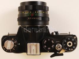 Zenit TTL fényképezőgép Helios-44M-4 2/58 objektívvel, eredeti tokjában /
Photo camera in original c...