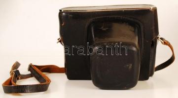 Zenit TTL fényképezőgép Helios-44M-4 2/58 objektívvel, eredeti tokjában /
Photo camera in original c...