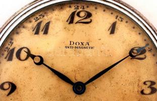 Art deco stílusú Doxa zsebóra másodpercmutatóval, kopott számlappal, hátlapján "G. J." jel...