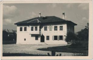 6 db RÉGI külföldi városképes és motívumlap; szerb, művész / 6 old foreign town-view and motive card...