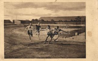 1911. július 29. Az FTC versenye; Radóczy, Jankovich, Petersen, Hermann; kiadja 'Klasszikus pillanatok vállalat' Révész és Bíró műterem / Hungarian relay racers