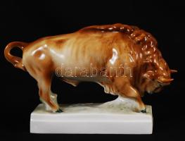 Zsolnay bölény, kézzel festett, apró mázhibákkal, jelzett, m: 14,5 cm, h: 16 cm