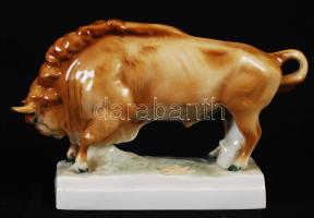 Zsolnay bölény, kézzel festett, apró mázhibákkal, jelzett, m: 14,5 cm, h: 16 cm