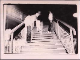 cca 1980 Hajnóczy Árpád: Rayographia, feliratozott fotóművészeti alkotás, 18x24 cm