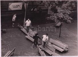 cca 1970 Keveházi János: Égszakadás, padindulás, pecséttel jelzett vintage fotóművészeti alkotás, 18x24 cm