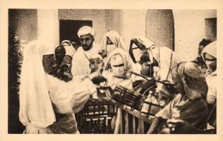 Les Religieux de France / Franciscan Missionaries of Mary sisters in Marrakesh, giving goat milk (small tear)