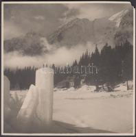 1930 Poprádi tó, jelzetlen, feliratozott, sarka sérült, 12,5x12,5 cm / 1930 Poprad, The Lake, 12,5x12,5 cm