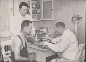 cca 1950 Tiszavölgyi József: Üzemorvos, pecséttel jelzett vintage fotó, 17x23,5 cm