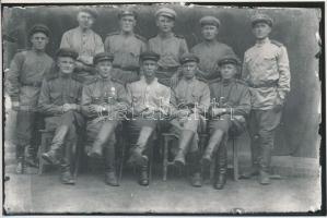 cca 1945/cca 1980 Hajdú János csongrádi fényképész felvétele orosz katonákról, 10x15 cm