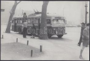 cca 1950-1960 Troli közlekedés Budapesten, a 70A járatról, 2 db jelzetlen fénykép Kotnyek Antal (192...