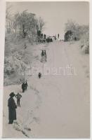 1936. január, Budapest, Normafa, ugrás a nagy sísáncról, jelzetlen sportfotó Helm Gusztáv hagyatékából, 14x9 cm